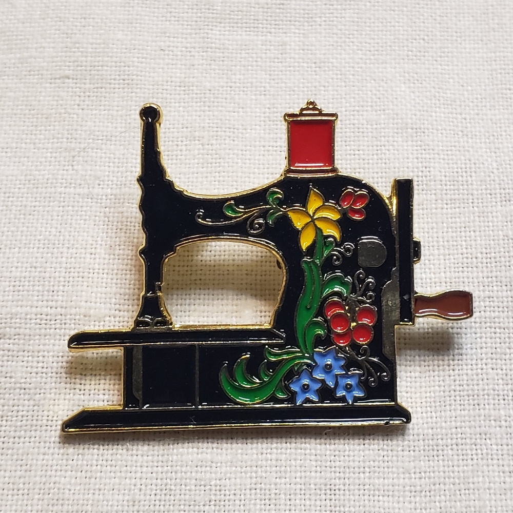 Vintage Enamel Goldtone Clotilde Sewing Machine Brooch Or Pin 20 Years 1971-1991